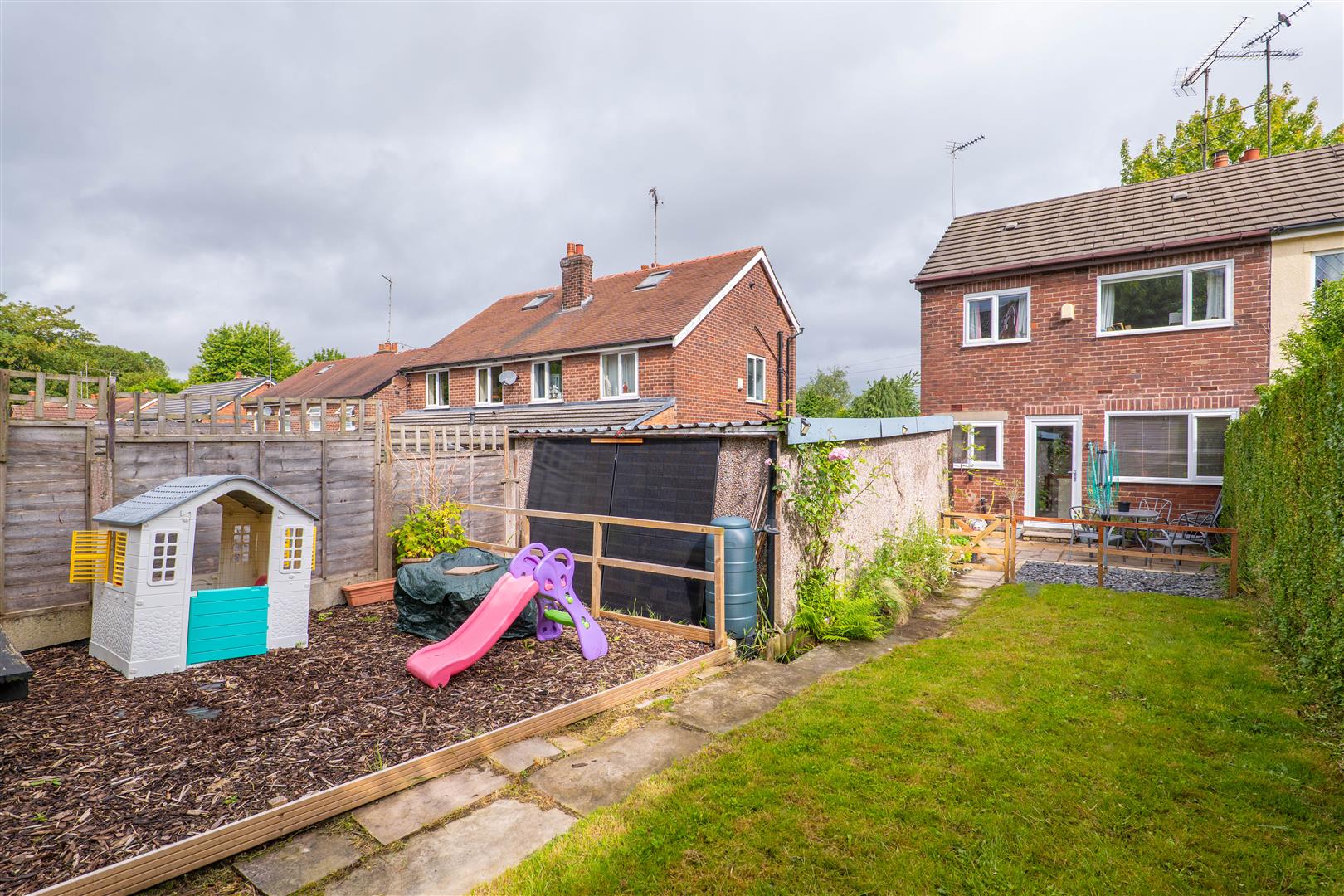 3 bed property in Hennel Lane, Walton-Le-Dale